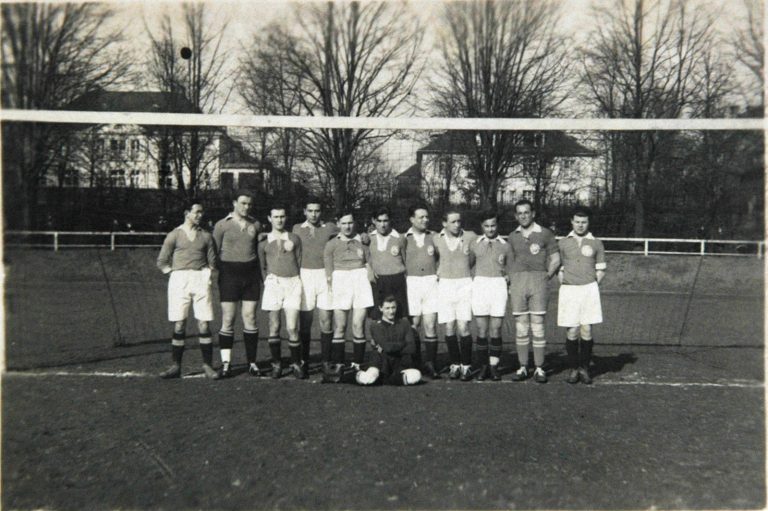 Die zwei Fußballmeister VfL Bochum 1848 e.V. und TuS Hakoah/Schild